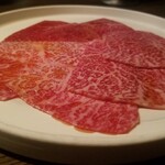 焼肉 あじゅうた - 赤身三種で …… カメノコ、ランプ、イチボ