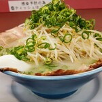 ラーメン福 - 特製ラーメン(チャーシュー麺)850円 ネギ多め