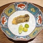 すし小粋 - 松茸のフライ、衣が香りを封じ込めて秋を感じます。