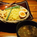 じとっこ - 地頭鶏つけ麺