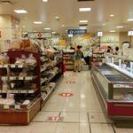 メロンパン - メロンパン 広島福屋駅前店は？→この先にコーナーがありました(2022.09.14)