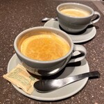 ピッツェリア オステリア カポ - 黒蜜カフェラテ（660円）
キャラメル＆シナモン コーヒー（660円）