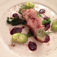 ラ・トゥーエル - 長崎産キハタのポワレ　赤ワインソースとモワル　バジル風味の緑野菜