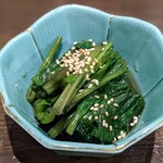 寅屋 - ほうれん草おひたし 360円