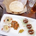 Byblos Lebanese restaurant - Falafel Plart
