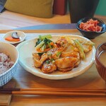 HITO NAMI - しっとりした霧島鶏の胸肉は、週替わりで味が変わります。