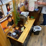 たこ焼きイヴちゃん - 「お冷&コーヒー」あります！　※右手奥