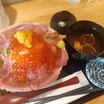 吉祥寺 肉ドレス海鮮丼 - 