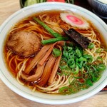 すかや - 【2022.9.15(木)】らーめんセット900円の醬油ラーメン