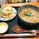 Nihonkai - ハモ天冷かけうどん980円