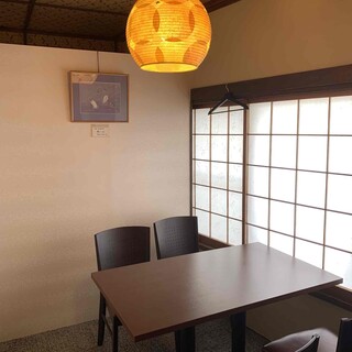 最大４名様ご利用頂けます。ご家族・ご友人と会食、ご接待にもよろしいかと存じます。
