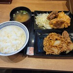 Yoshinoya - 牛皿・から揚げ定食