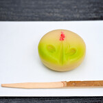 六義園 吹上茶屋 - 【上生菓子と抹茶(温)のセット＠税込850円】ねりきり：たしか「萩」