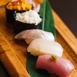 Five kinds of fish Sushi