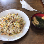 大吉食堂 - 少なく見えますか？　かなりたっぷりな量です！