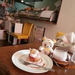 ふれぇずりぃあんくる - シュークリームと苺ラテ