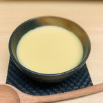 天ぷら はせ川 - 付き出し　とうもろこしの冷製スープ