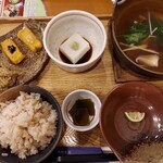 中央食堂・さんぼう - ごま豆腐鍋(1400円)