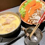 完全個室居酒屋 九州蔵 上野駅前店 - 地鶏水炊き1480円　2人前から