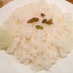 ご飯の上にはレーズン