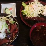 とうみ屋 - どて丼ランチ