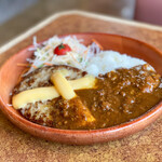 びっくりドンキー - 料理写真:チーズカリーバーグディッシュ300g☆