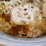 Marufuku Chuukasoba - スープの表情など。