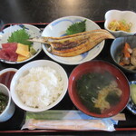 炭ポッポ - 炭火焼魚定食（サンマ開き）800円