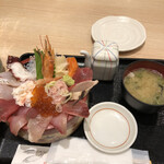 漁師寿司食堂どと～んと日本海 - 海鮮上ちらし1500円