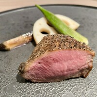 神戸牛炉釜炭焼ステーキ IDEA 銀座 - 黒毛和牛タン元のステーキ
