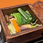 志ヅ重 - 生きいき野菜のせいろ蒸し（鉄火丼膳）