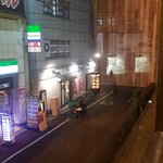 takujouremonsawa-andohaibo-ruyakitoritabehoudaikampaigohyakusakaba - 窓から神田駅北口を見下ろす