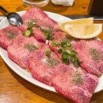 焼肉ホルモン 万千 - 