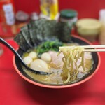 横濱家系ラーメン 勝鬨家 - 麺リフト