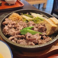 荒井屋 本店 - 牛鍋アップ