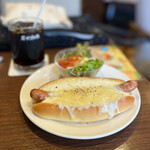 珈琲館 - とろける濃厚チーズのホットドッグ