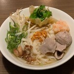 gaxautai - タイ式うどんエビ、豚団子