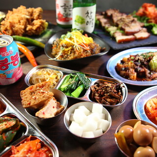 A variety of street food menus prepared by authentic Korean chefs