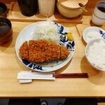 Tonkatsu Suzuki - ロースカツ定食 1,150円 ♪