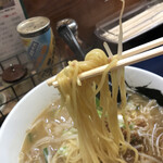 Bikkuri Tei - 麺はストレート、合いますね。