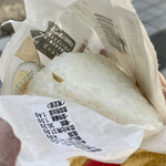 セブンイレブン - 料理写真:旨味熟成炭火焼さばおにぎり162円
