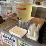 奈良名産レストラン&CAFE まるかつ - 健康食前酒（セルフサービス）