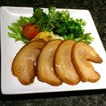 Deli＆Bar 秀 - 2013.4.18 チャーシュー  テカテカ&プリュプリュ&分厚いチャーシューは ケイスケ兄さんのお気に入り(って、ダイエット大丈夫?)