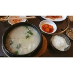 アリラン亭 - 月水金限定のソルロンタンを食べに。今日の大阪は冷えるので、体の芯から温まって良かった(´▽｀)