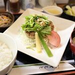 となりの食堂 - レモンバターハンバーグ