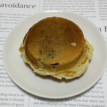 こまお - 回転焼き　小豆　餡が見えるくらい薄い生地