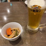 Yakitori Toriman - 生ビール、お通しの煮物