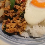 タイ料理パヤオ - ・バイガパオはけっこうイン