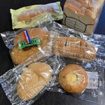 1.2.3 クラブハウス - 揚げパン90円食パン、のび〜〜〜るきなこ餅、デニッシュあん各110円