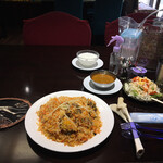 アリ インディアン レストラン - マトンビリヤニ
                                （サラダ ライタ スパイシーなスープ付き）
                                1100円（たぶん）